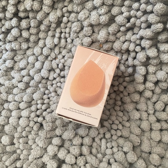 Brand new Morphe microfibre sponge - Picture 2 of 4